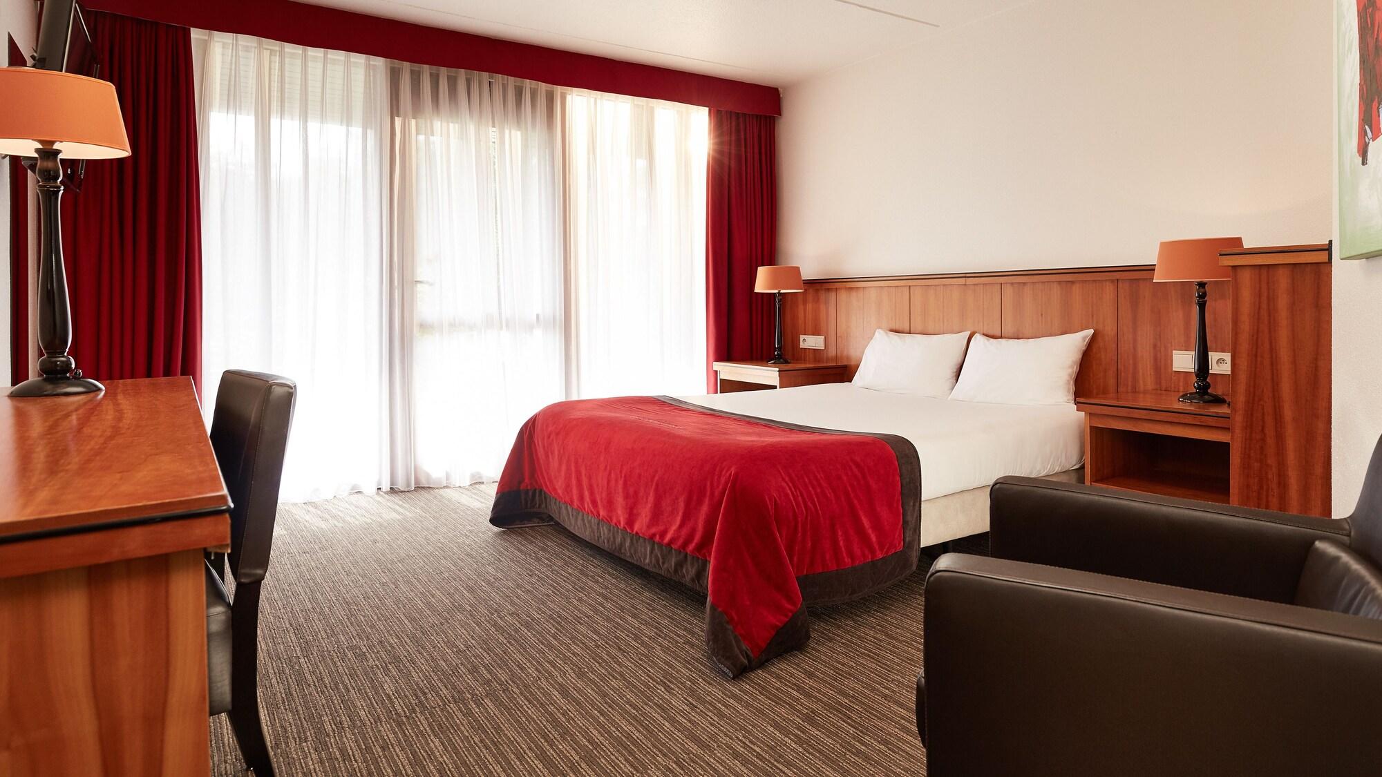 Hotel Der Valk Dennenhof 4*